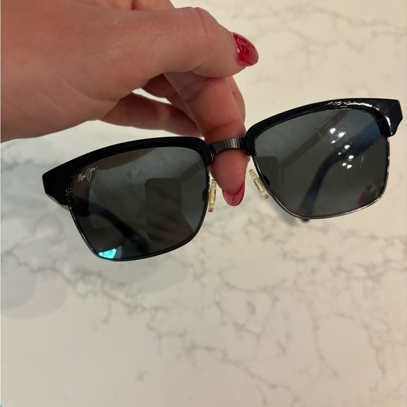 Maui Jim Black Sunglasses Mens!
